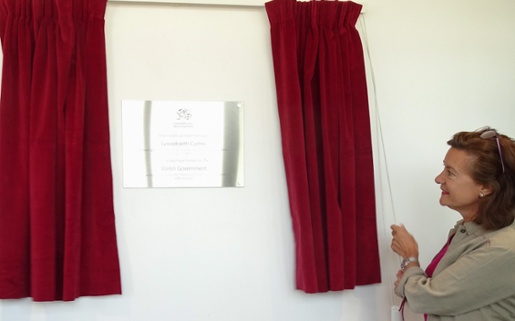 A picture of the Health Minister opening the new theatres