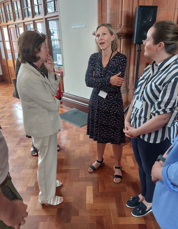 Eluned Morgan meets OTs