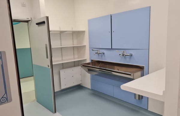 A picture of a new scrub room