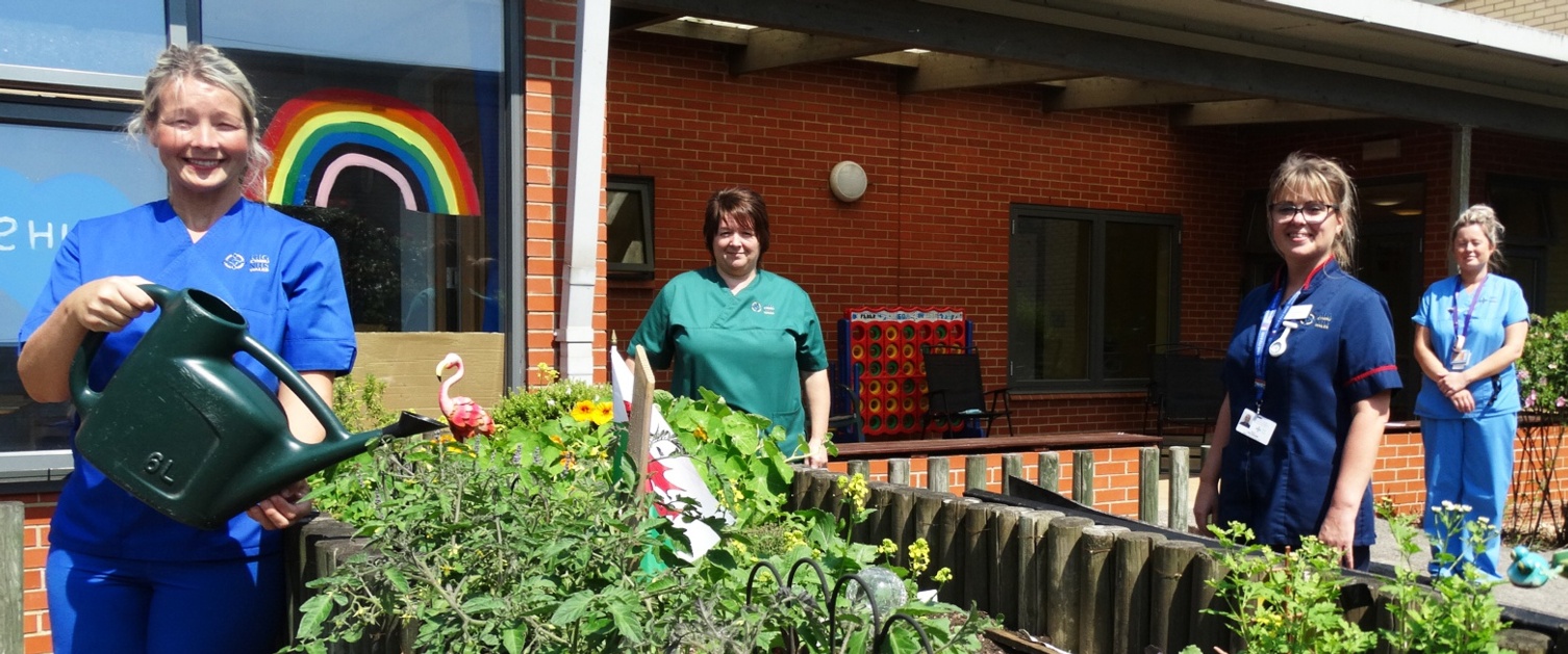 Nursing staff in the garden