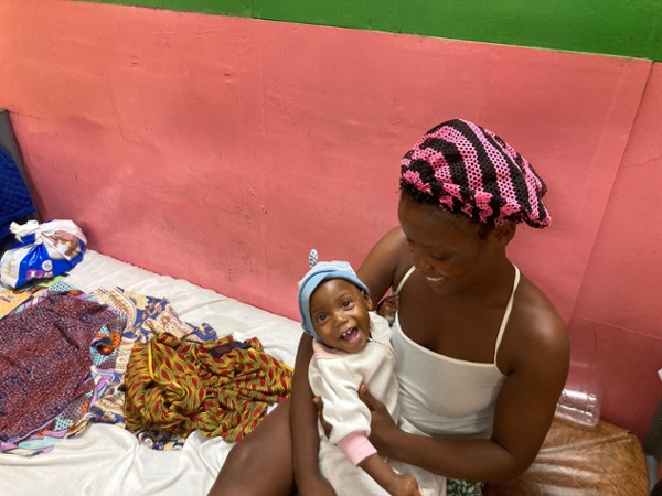 Mother and child at Elwa Hospital 