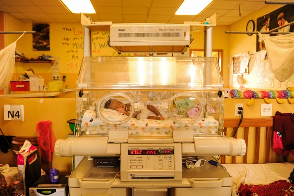 Child in incubator at Elwa Hospital 