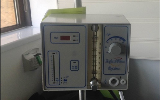 Peiriant CPAP newydd-anedig