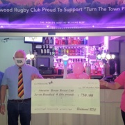 Blackwood_rugby_club_with_cheque.jpg