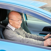 Elderly_man_driving.png