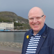 Clwb Brwydro yn rhoi cyngor ac arweiniad i bobl sydd wedi cael eu heffeithio gan ganser y bledren.jpg
