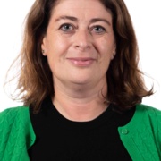 Ffisiotherapydd o Ogledd Cymru yw'r Hyrwyddwr Cyhyrsgerbydol Versus Arthritis cyntaf yng Nghymru