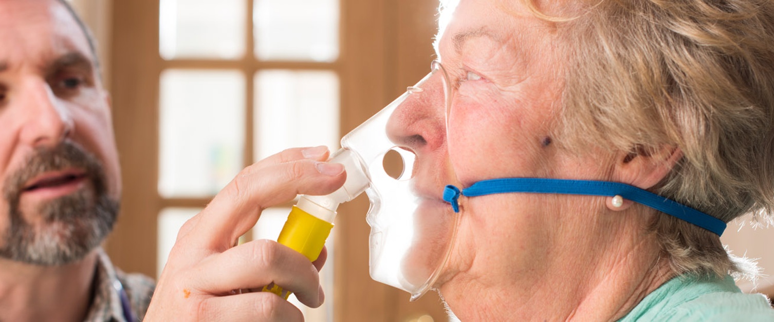 patient with oxygen mask