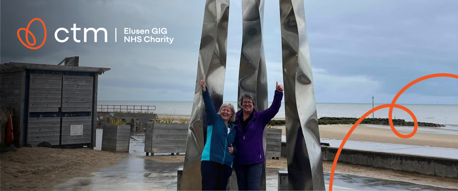 Rhian a Helen yn cwblhau her gerdded 1,047 milltir yng Nghymru ar gyfer Elusen GIG CTM