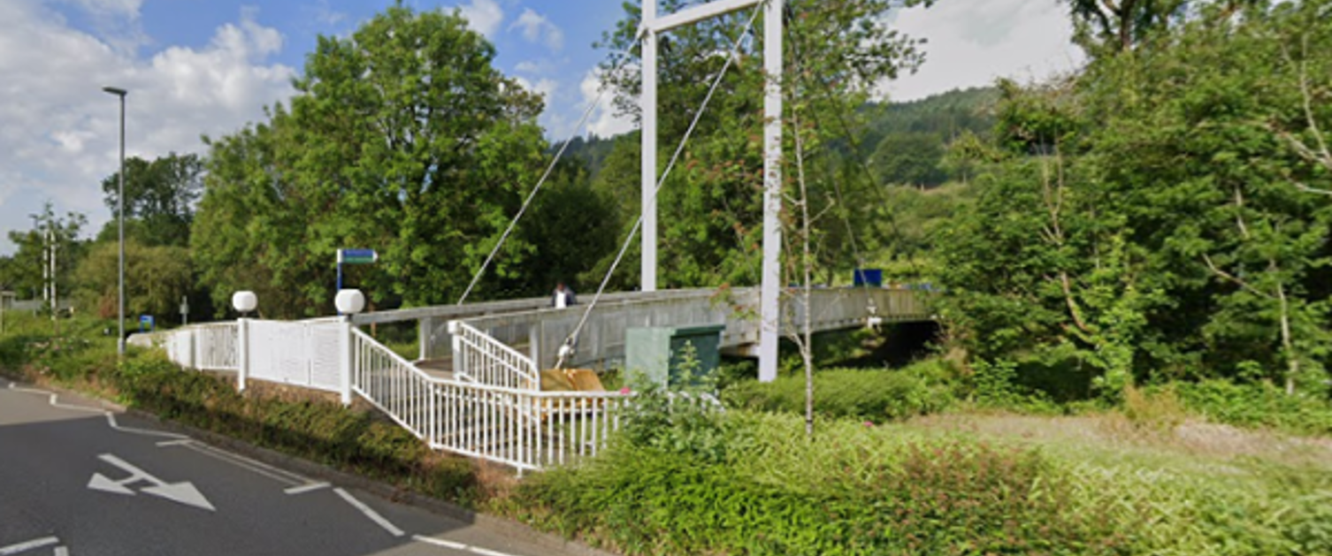 Cau dros dro Mynedfa'r De Ysbyty Brenhinol Morgannwg