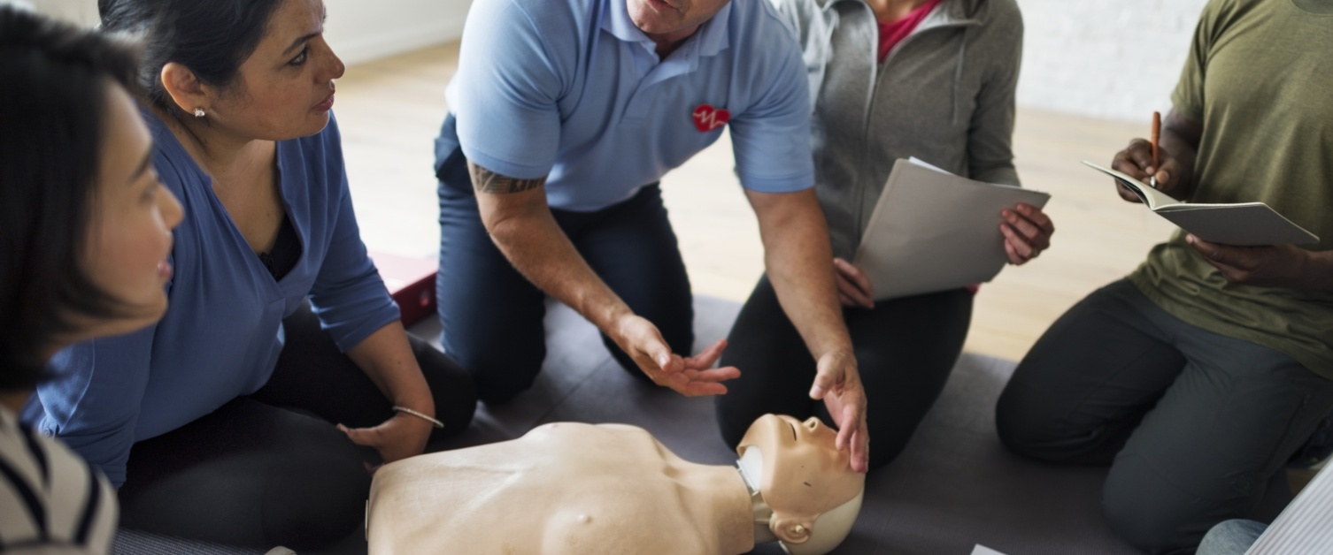 Resuscitation training with dummy