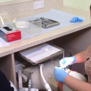Rhaglen hyfforddiant sylfaenol therapi deintyddol Cymru (WDTFT)