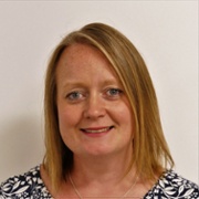 Llun o Frances Hodge ar gyfer IFS Cymru